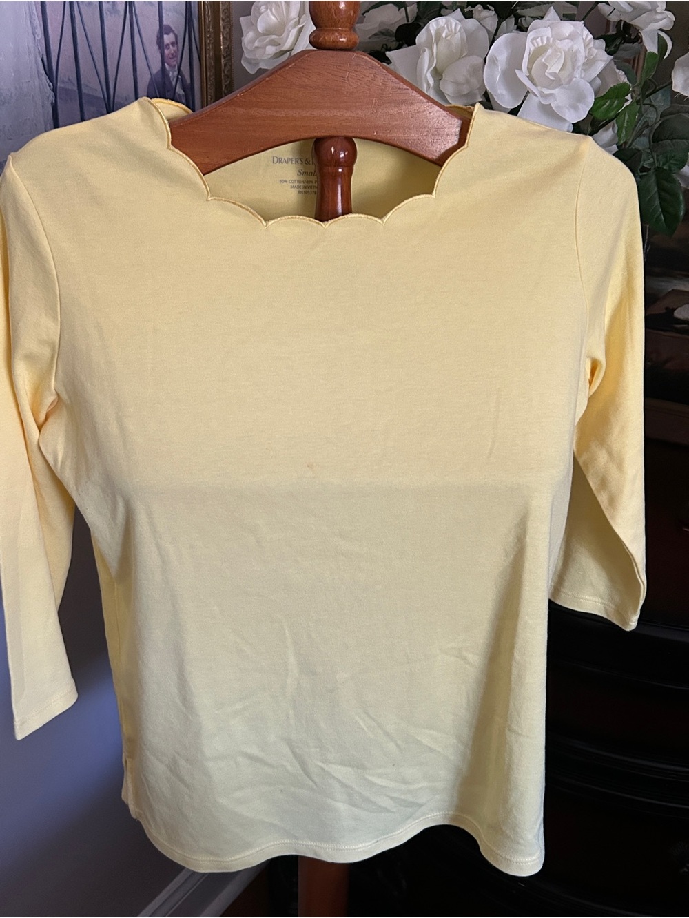 Draper’s&Damon’s Scallop-Neck Short Sleeve Top in Light Yellow Cotton Mix Sz S